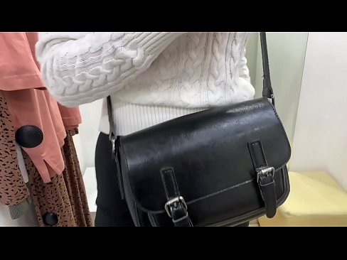 ❤️ Фитинг бөлмөсүндө жаш канчык FeralBerryди дилдо менен коомдук мастурбациялоо Секс бизде ky.xxx-wow-net.ru ❤